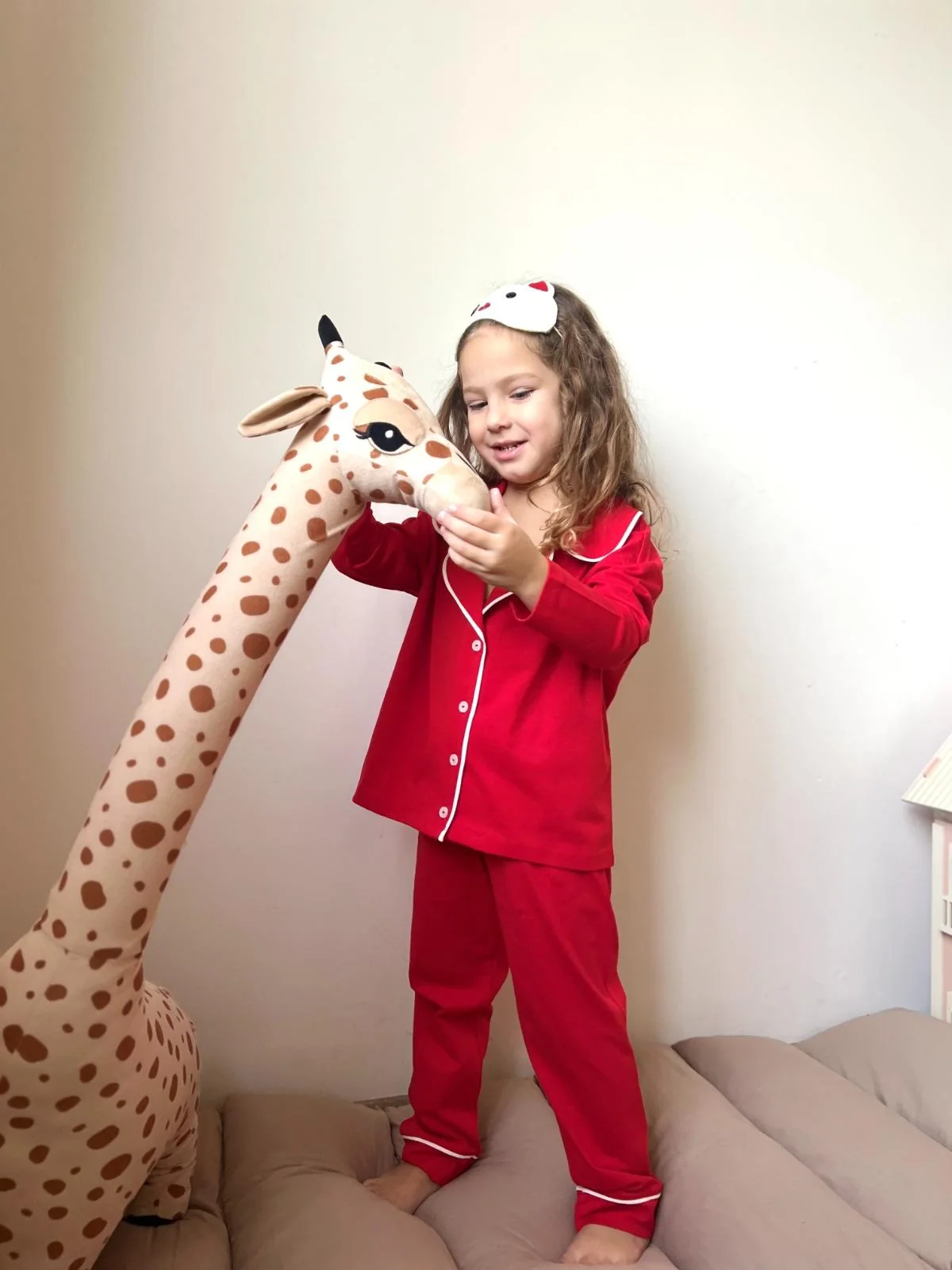 Red childrenswear lounge set with contrast piping