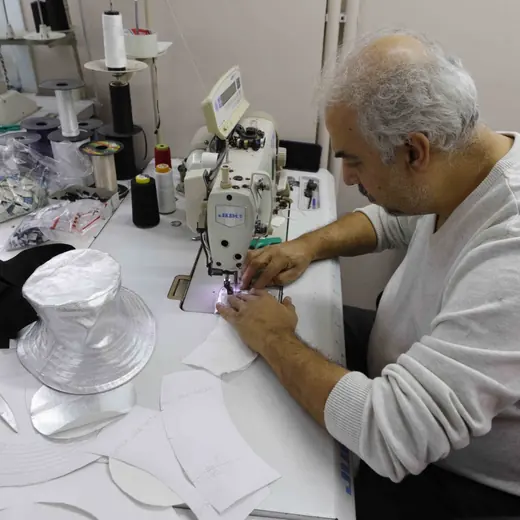 Garment assembly on a sewing machine