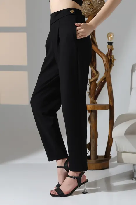 Black cropped-trouser womenswear outfit
